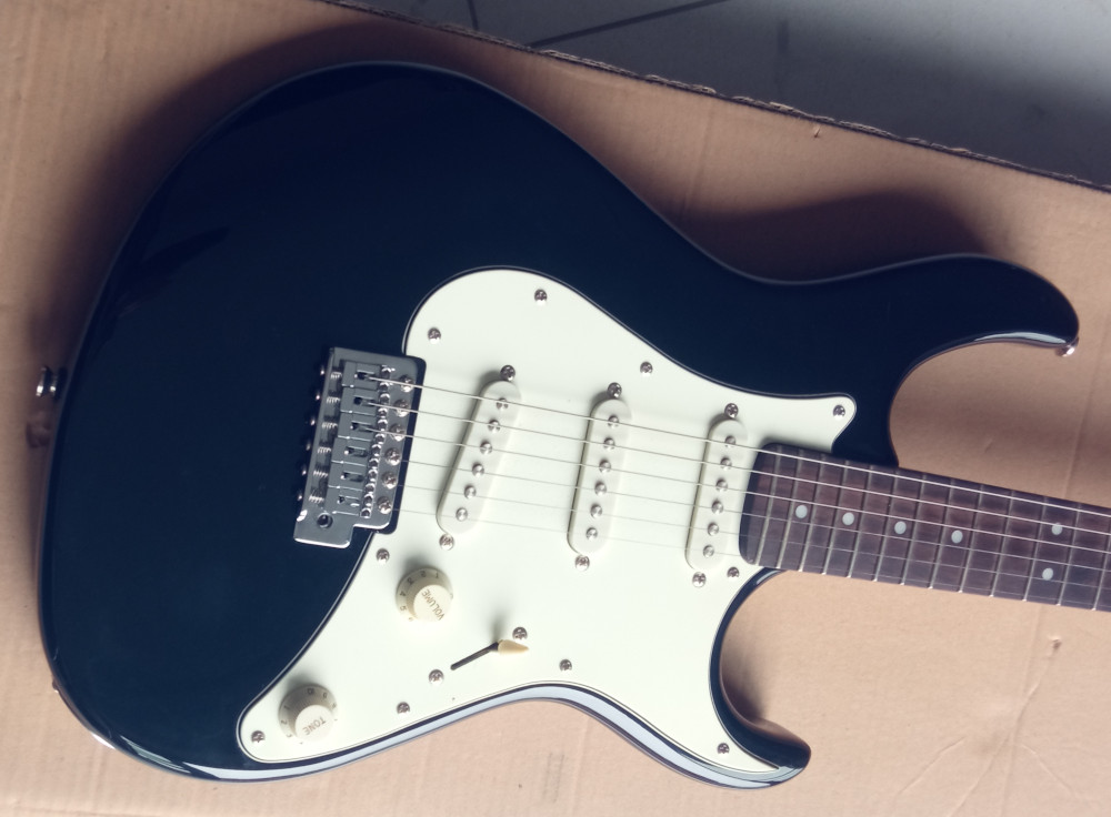 Gitara elektryczna Cort G200 BK - miniatura